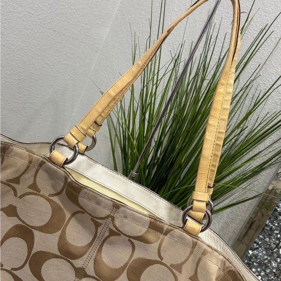 Coach Tan and Cream Shoulder Bag - Picture 6 of 9